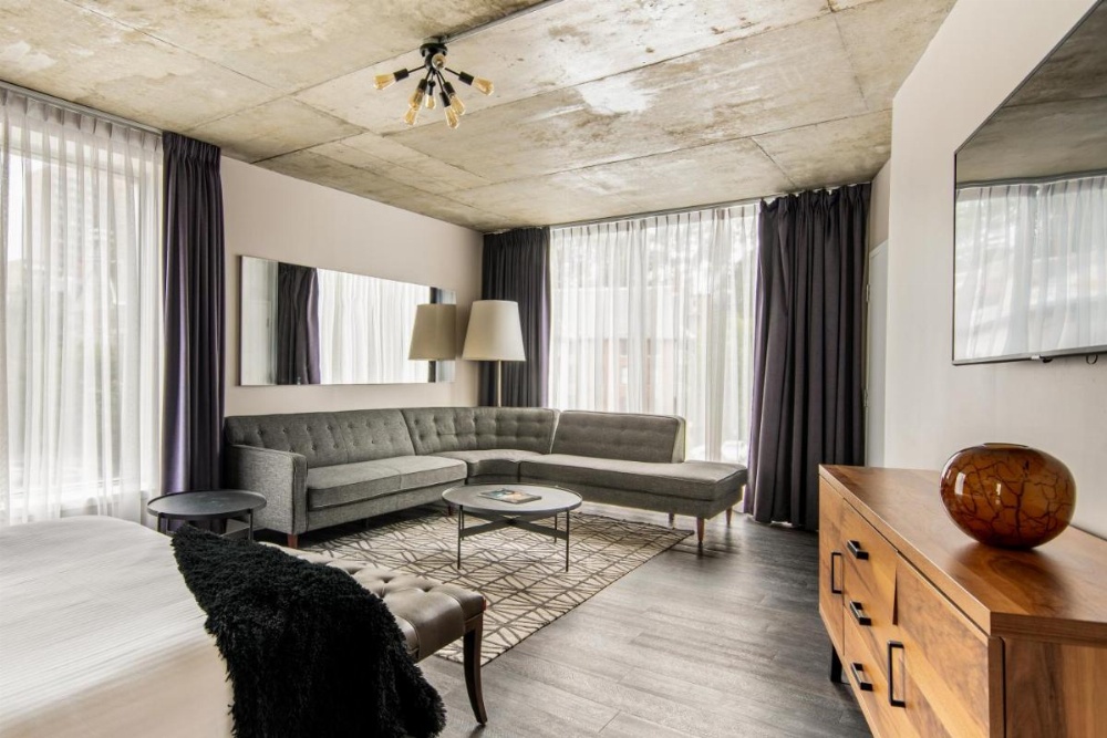 Room image 3